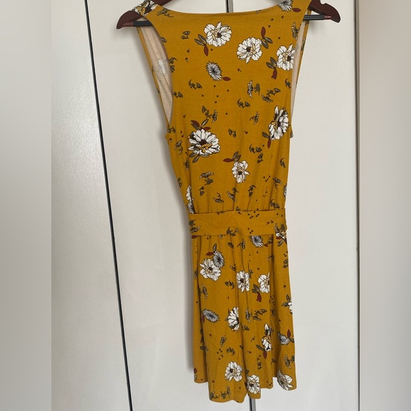 Yellow Floral Romper NWOT - Picture 3 of 6